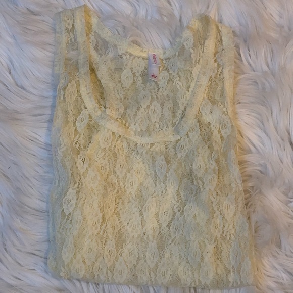 Xhilaration Tops - Xhilaration floral lace tank